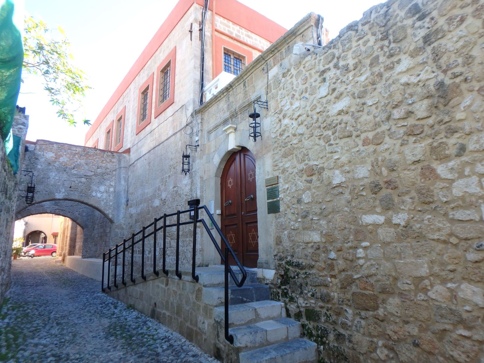 Entrée de la Synagogue