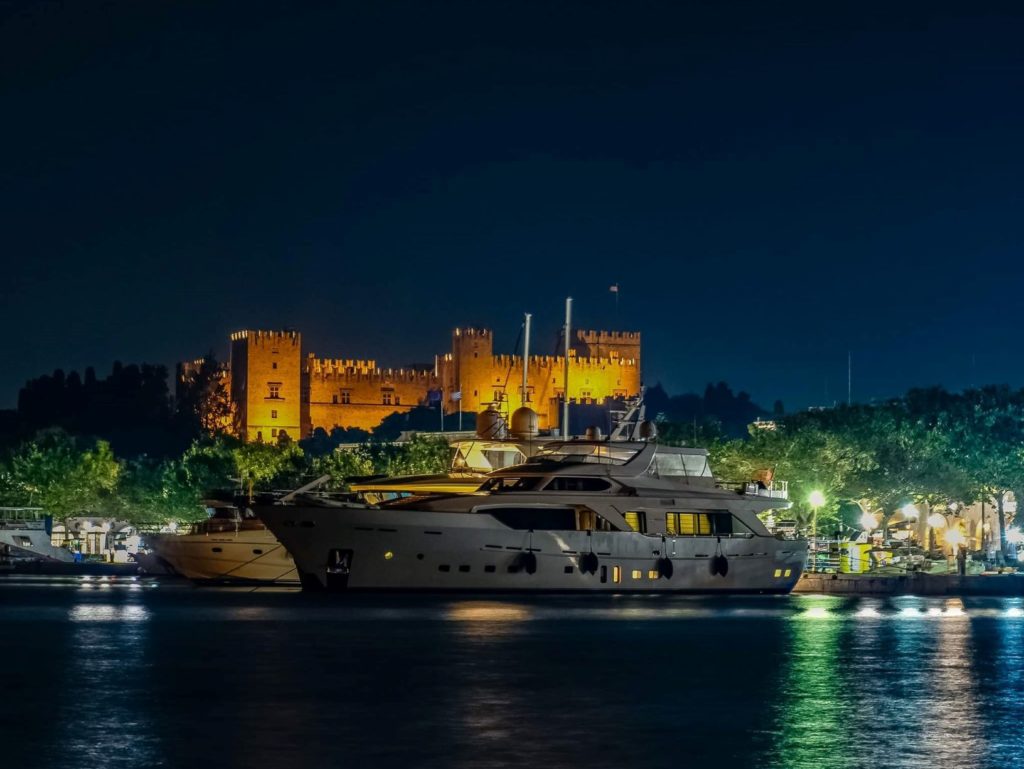 visite guidée de nuit à Rhodes